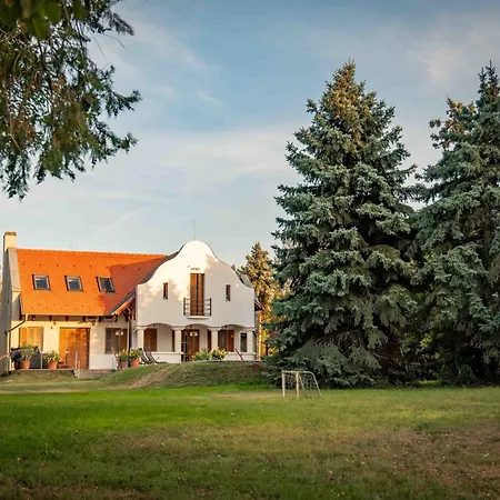 Alma Apartmán